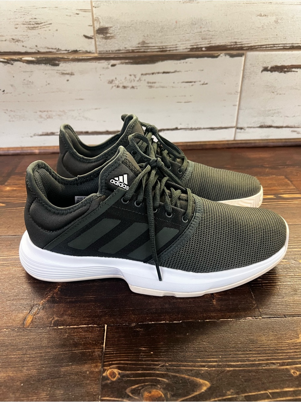 Adidas • Women’s Game Court Sneakers • Size 8.5 • Dark Green